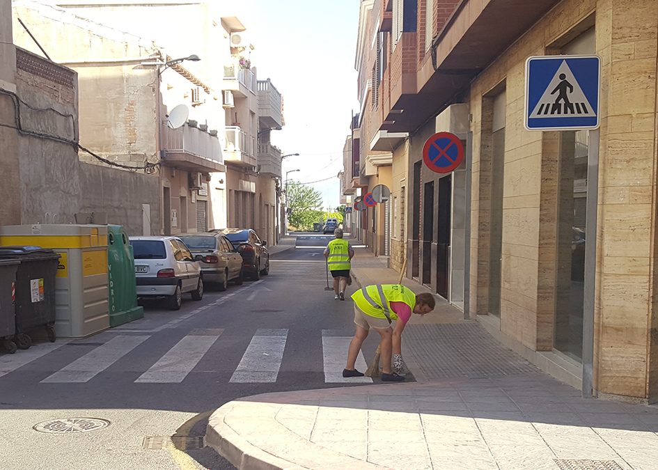 Rafal hires fifteen agricultural workers for the cleaning of roads and green areas during the summer period