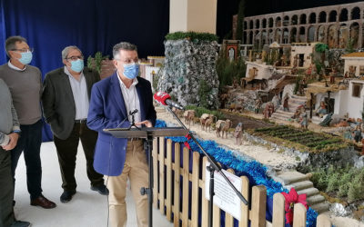 Rafal comienza su programación de Navidad con la inauguración del Belén municipal en la puerta de la iglesia
