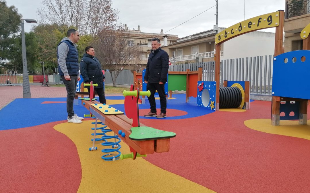 El Ayuntamiento de Rafal renueva la zona de juegos infantiles del parque Los Labraores con fondos europeos