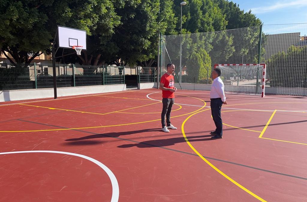 El Ayuntamiento reabre la pista deportiva del parque de Los Olivos de Rafal tras las obras para su rehabilitación