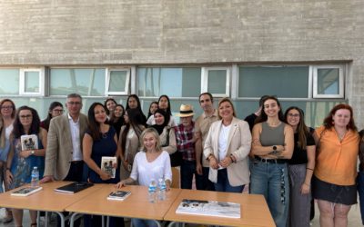 El IES Rafal celebra la clausura de su Club de Lectura con un coloquio junto a la escritora Susana Fortes